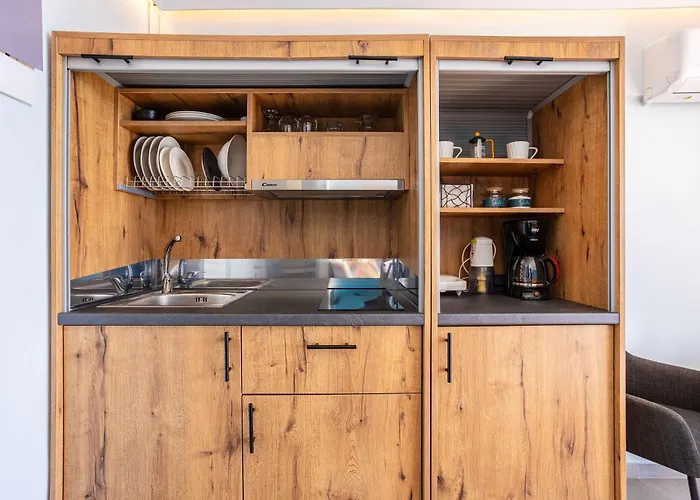 Beachfront Sunny Penthouse - Seabliss * Kalamata