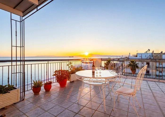 Apartamento Beachfront Sunny Penthouse - Seabliss *