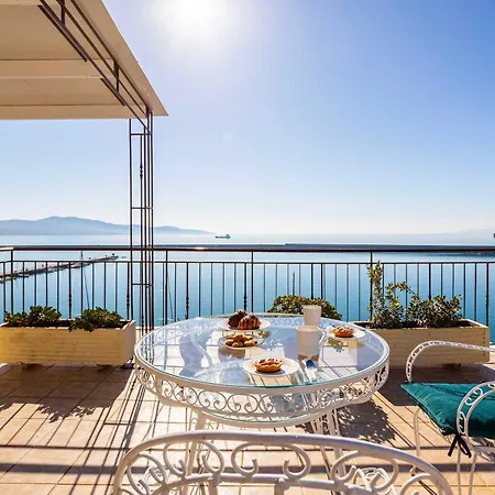 Apartment Beachfront Sunny Penthouse - Seabliss Kalamata