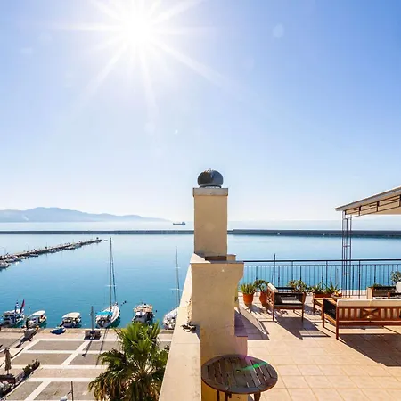 شقة Beachfront Sunny Penthouse - Seabliss كالاماتا