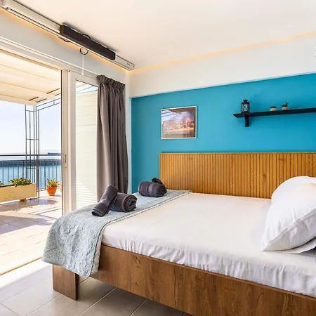 Beachfront Sunny Penthouse - Seabliss Apartment Kalamata