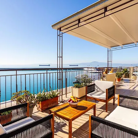 Beachfront Sunny Penthouse - Seabliss * Kalamata