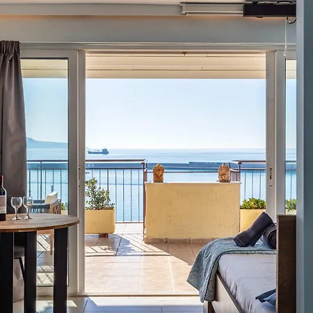 Beachfront Sunny Penthouse - Seabliss Apartment Kalamata