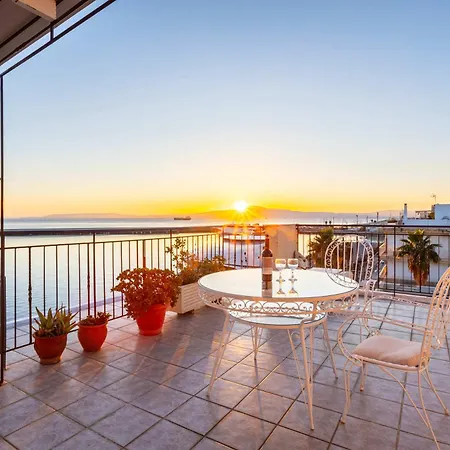 Apartment Beachfront Sunny Penthouse - Seabliss *