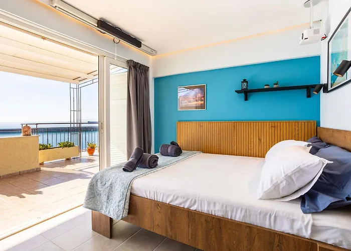 Beachfront Sunny Penthouse - Seabliss Lägenhet Kalamata