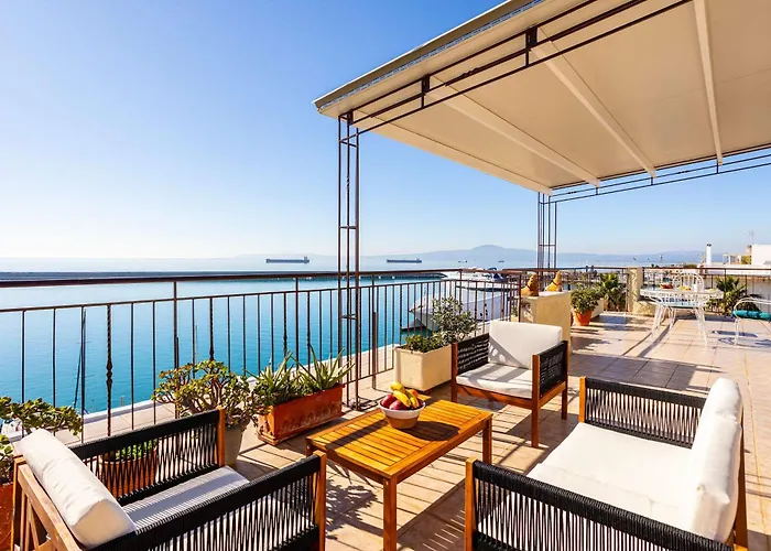 Beachfront Sunny Penthouse - Seabliss * Calamata